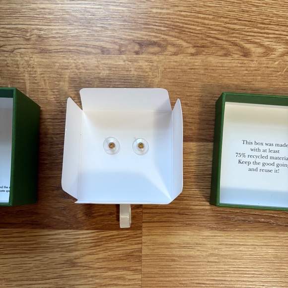 Kate Spade Lock And Spade Enamel Stud earrings - Picture 8 of 10